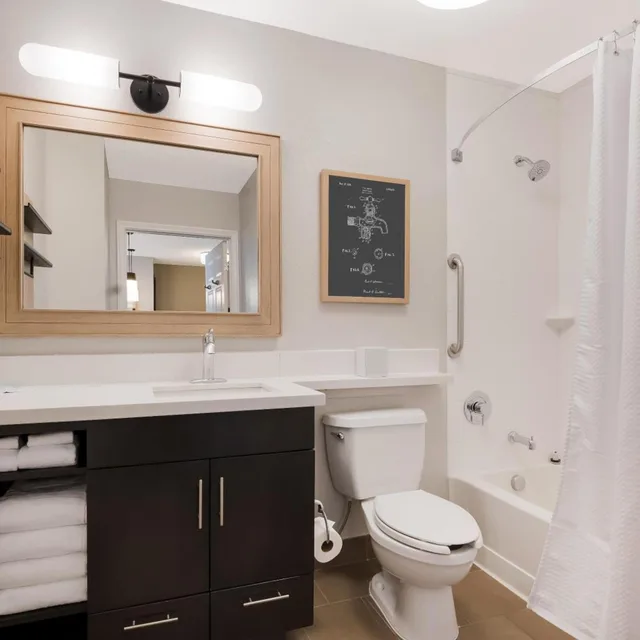Studio, Suite, Queen Bed, Bathtub, Accessible, Sonesta Simply Suites Las Vegas 7/10