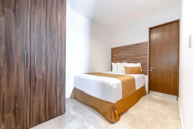 جناح، Comfort Inn Queretaro Tecnologico 1/2