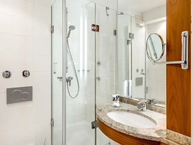 جناح جونيور، Mercure Hotel Munchen Airport Freising 1/1