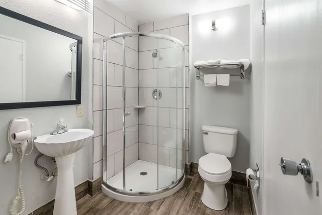 Upgrade, Suite, King Bed, Quality Inn Greer - Greenville 5/6
