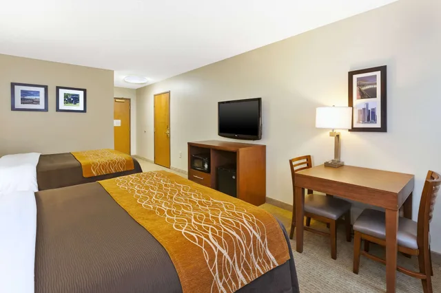 غرفة بسريرين كوين لذوي الإعاقة، Comfort Inn & Suites Taylor - Detroit 3/9