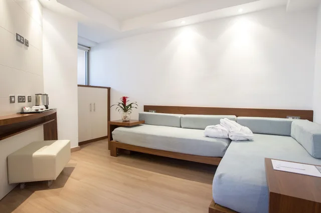 Junior Suite Single Use Sea View Balcony، Hipotels Cala Millor Park 3/5