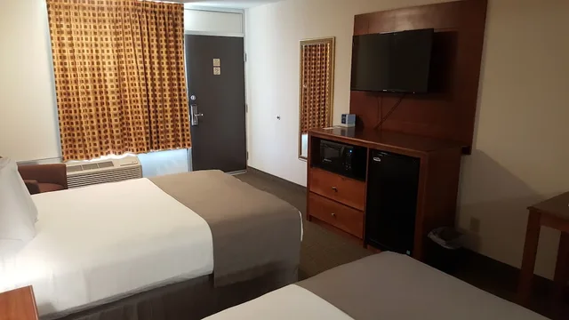 غرفة قياسية بسريرين كوين، Econo Lodge Vidalia, GA 2/4