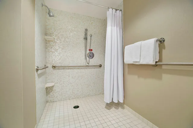 جناح، Springhill Suites Las Vegas Convention Center 4/5