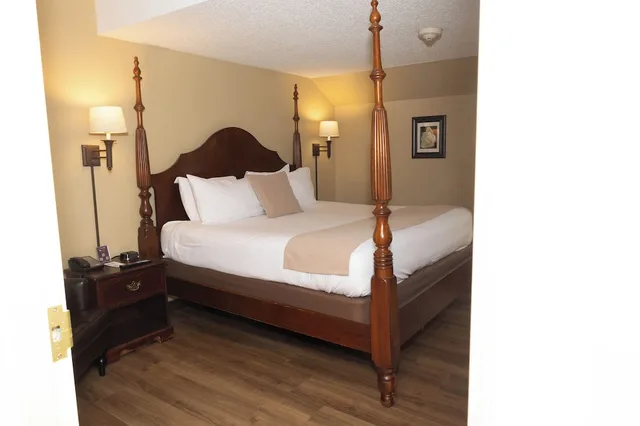 غرفة تنفيذية بسرير كينج مع أريكة، D. Hotel and Suites 3/5