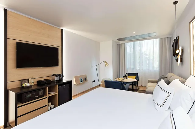 غرفة بريميوم بسرير مزدوج، Melia Avenida America 3/5