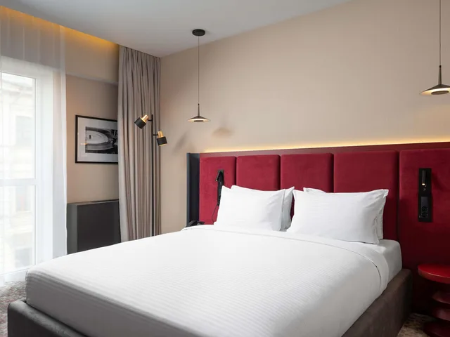 غرفة سوبيريور بسرير مزدوج بإطلالة على المدينة، Mercure Chisinau Center Jazz Hotel 1/3