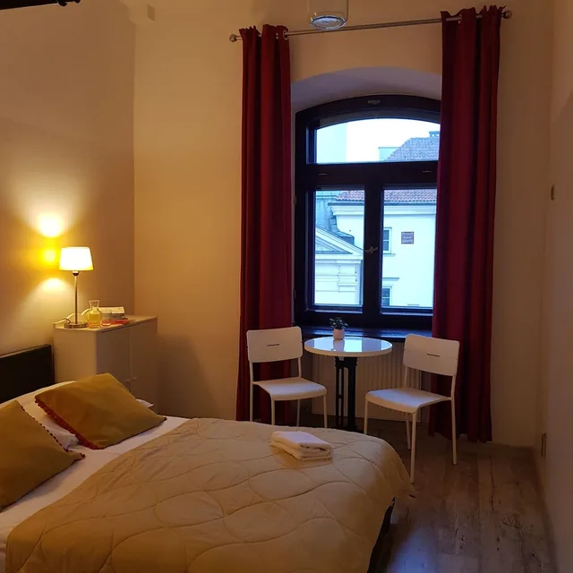 غرفة قياسية بسرير مزدوج، Oki Doki Old Town Hostel 3/10