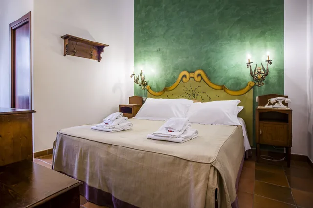 غرفة أساسية بسرير كوين بإطلالة على المدينة بشرفة، B&B Porta Marina Ortigia 5/10