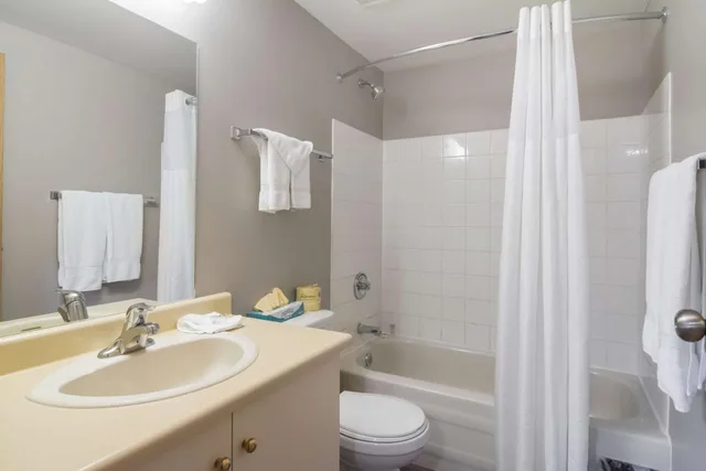 غرفة بسرير كينج، Motel6 Saanichton, BC - Victoria Airport 9/10