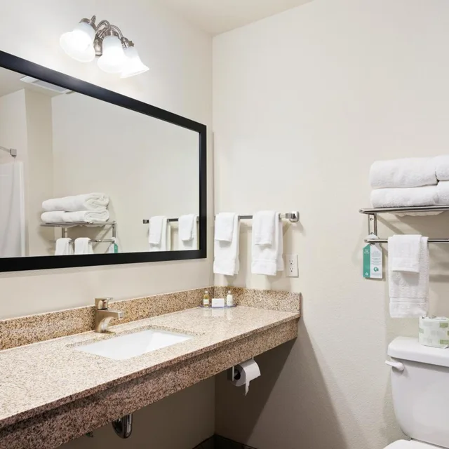 غرفة بسرير كوين، Cobblestone Inn & Suites - Yuma 5/6