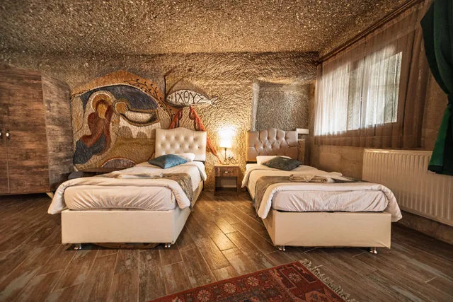 غرفة ديلوكس عائلية بسرير كوين وسريرين منفصلين، Adelya Cave Hotel 1/2