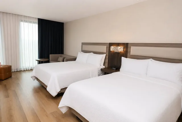 Standard, 2 Queen Beds, Extra Floor Space، Holiday Inn Express And Suites Monterrey Sendero 1/10