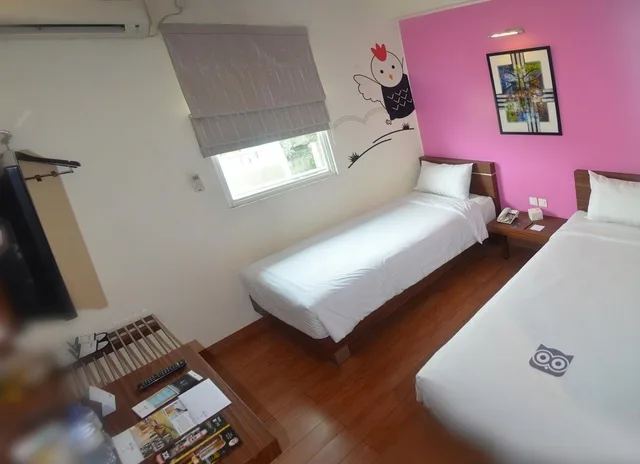 Superior, Twin Beds, World Hotel Jakarta - Bandengan 2/5
