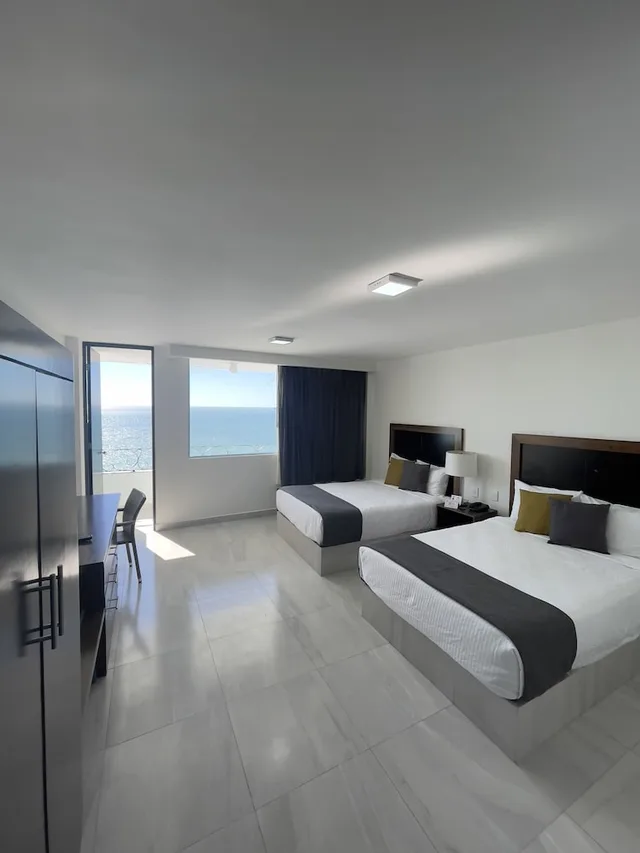 غرفة رباعية بسريرين مزدوجين، HOTEL HACIENDA MAZATLAN 5/10