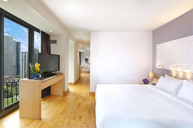 غرفة بريميوم ركنية بسرير كينج بشرفة، Radisson Blu Aqua Hotel, Chicago 5/10