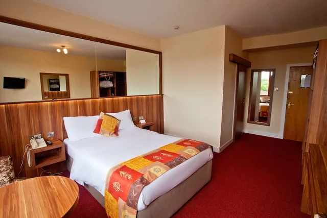 غرفة قياسية بسرير مزدوج، West County Hotel 2/9