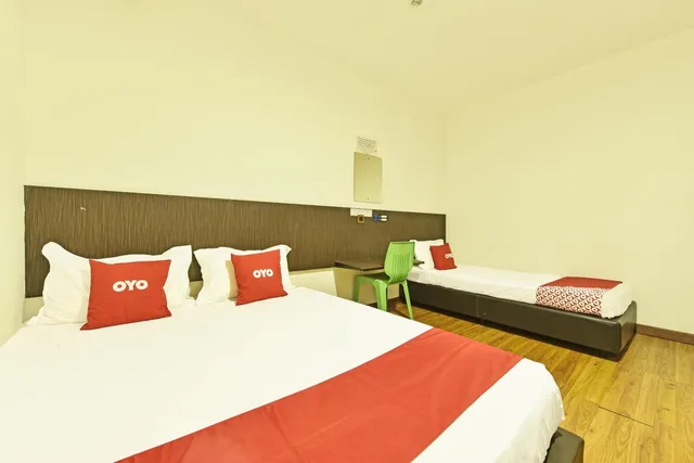 غرفة ثلاثية، Hotel O Mini Indah 2/3