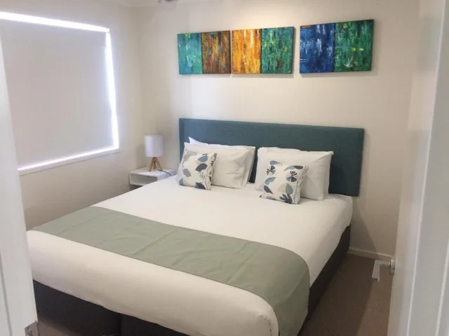 3 Bedrooms, Town House، Direct Hotels - Breeze on Brightwater 4/10