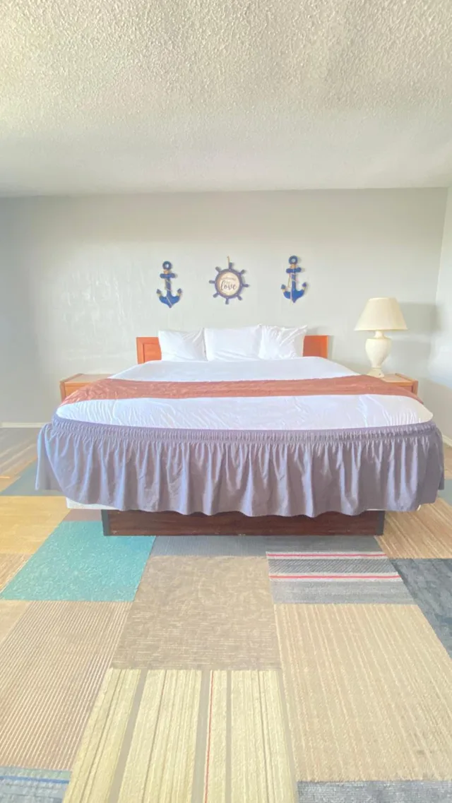 Studio, King Bed, Ocean Shores Inn Suites 5/7