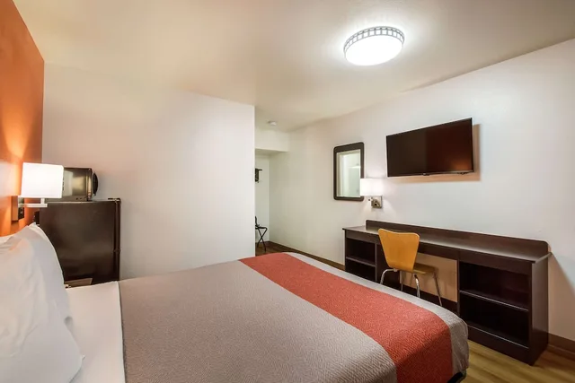 غرفة قياسية بسرير كوين، Motel6 Youngtown, AZ - Phoenix - Sun City 4/10