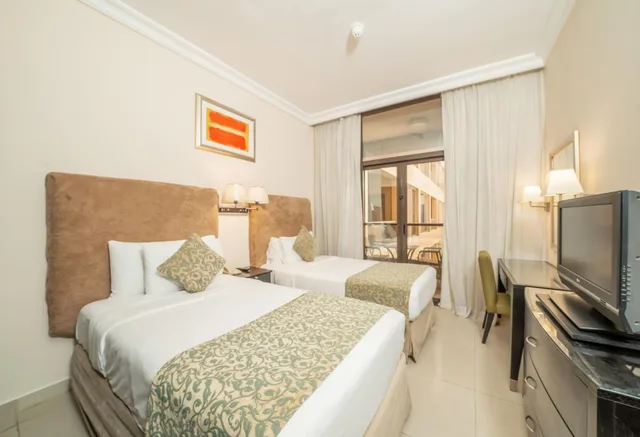 شقة ديلوكس بسرير كينج وسريرين منفصلين بإطلالة على المدينة بغرفتي نوم، Mercure Dubai Barsha Heights Hotel Suites and Apartments 5/13