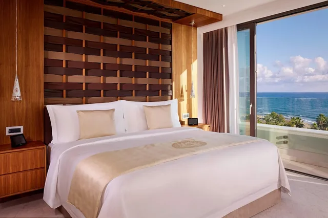 جناح بانورامي جونيور بسرير كينج بغرفة نوم واحدة، Parklane a Luxury Collection Resort and Spa Limassol 1/3