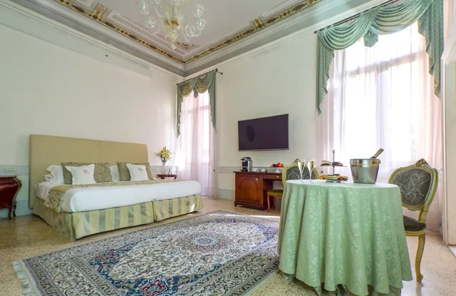 جناح جونيور بسرير كوين وسريرين منفصلين، Palazzo Vitturi Hotel 1/5
