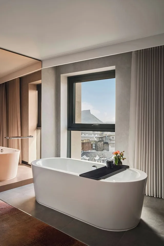 Premier, Suite, King Bed, W Edinburgh 4/5