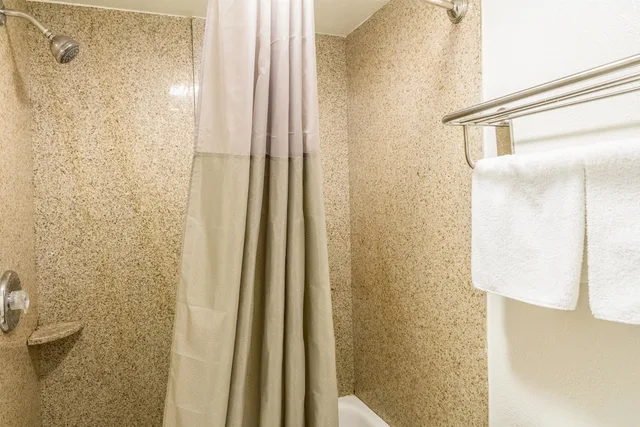 غرفة قياسية بسريرين مزدوجين للمدخنين، Motel6 Grove City, OH 8/8