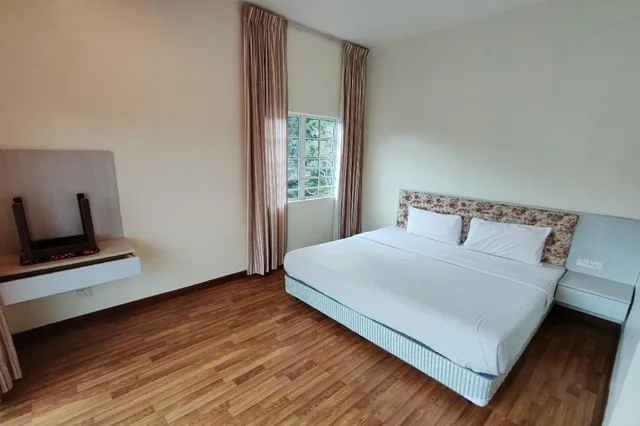 بنتهاوس، Iris House Resort 2/2