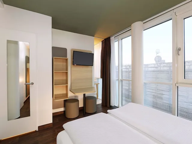 غرفة بسرير مزدوج، B&B HOTEL Berlin-Mitte 3/7