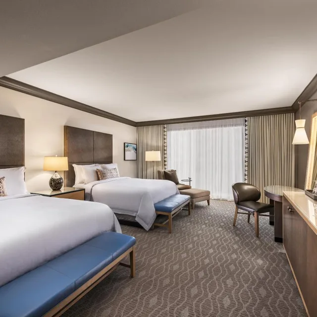 غرفة بسريرين كوين، The Phoenician A Luxury Collection Resort 3/6