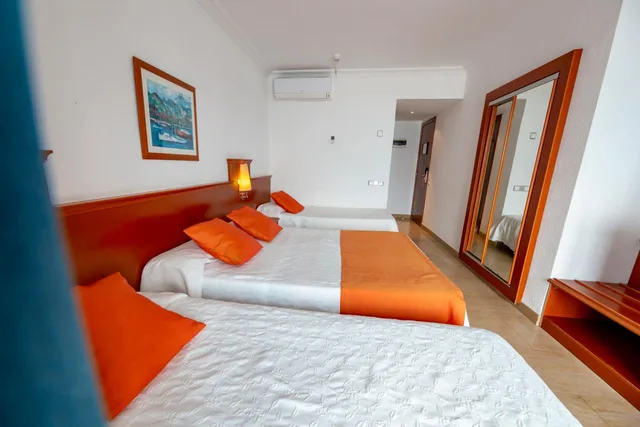 غرفة رباعية بإطلالة على البحر، Risech Hotel 1/10