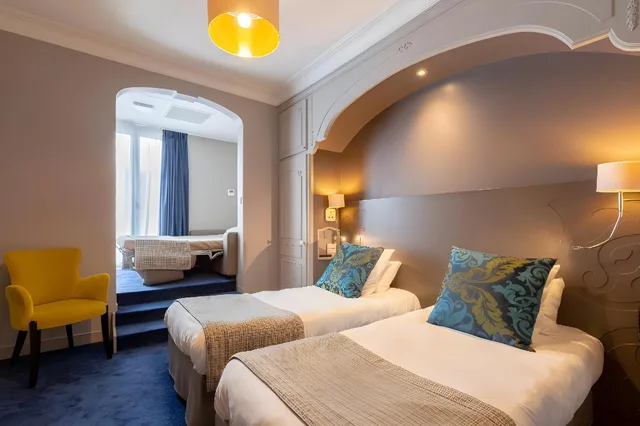 غرفة ثلاثية، Grand Hotel Gallia And Londres 1/1