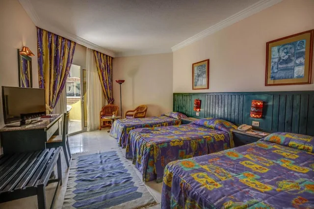 غرفة عائلية بإطلالة على المسبح، Palm Beach Resort 1/1