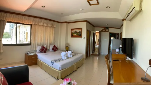 غرفة ديلوكس بسرير مزدوج أو سريرين منفصلين بإطلالة على البحر، Seaview Hotel Sriracha 2/10