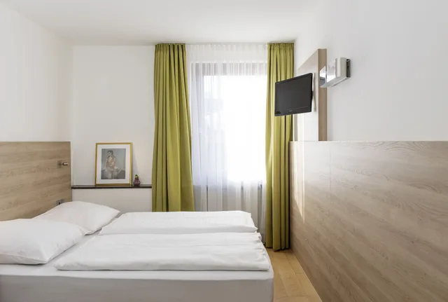 Room, Double or Twin Bed, Hotel Amba 1/2
