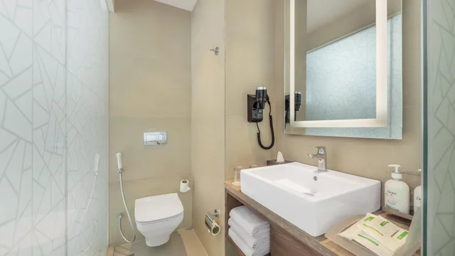 غرفة بسريرين منفصلين بإطلالة على المدينة، Holiday Inn Gurugram Sector 90 9/10