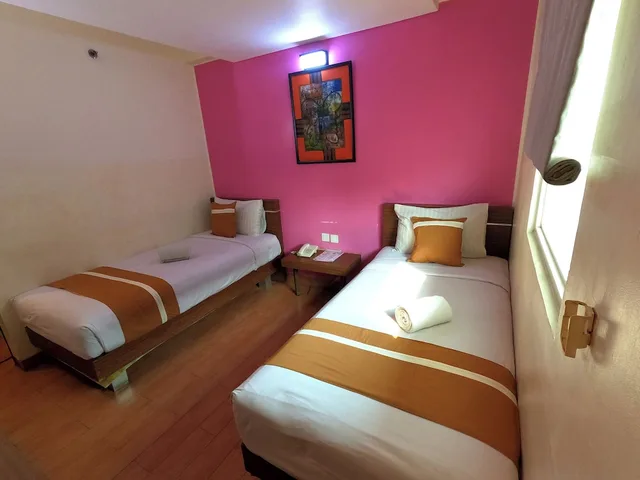 Superior, Twin Beds, World Hotel Jakarta - Bandengan 4/5