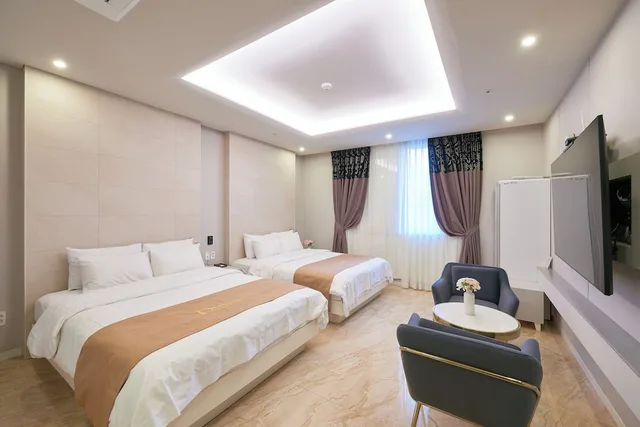 غرفة ديلوكس بسريرين مزدوجين، Dubai Hotel Gwangju 3/6