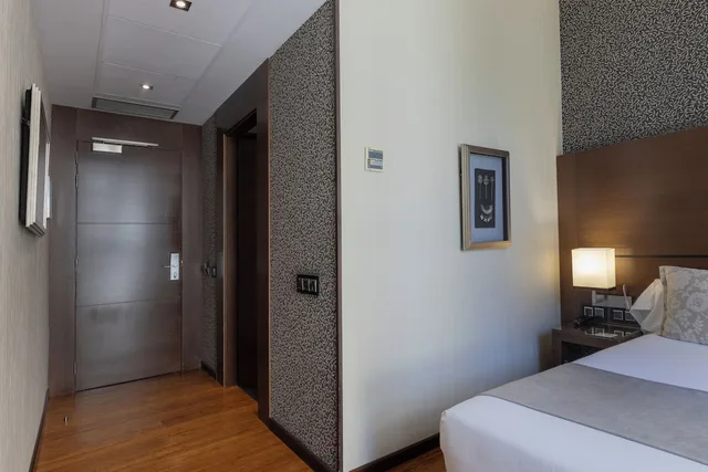 غرفة داخلية بسريرين منفصلين، HOTEL COLONIAL BARCELONA 10/10