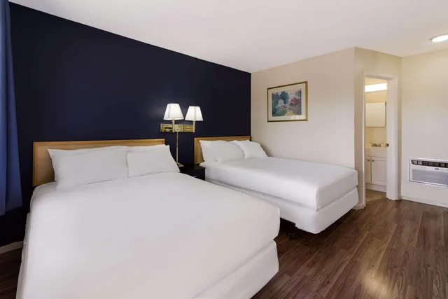 غرفة بسريرين كوين، Rodeway Inn Livermore 1/3
