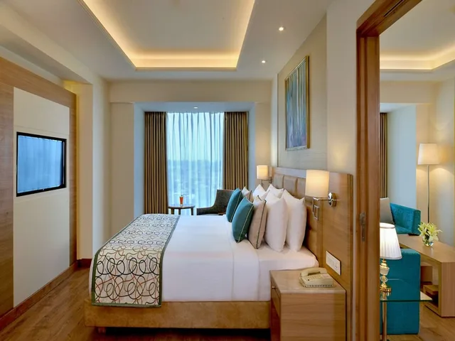 جناح رئاسي بسرير كينج، Golden Sarovar Portico 2/3
