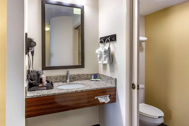 غرفة بسريرين كوين يُسمح فيها بالحيوانات الأليفة، Sleep Inn Henderson 3/4