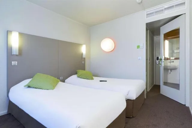 Next Generation, Twin Beds، Campanile Argenteuil 3/10