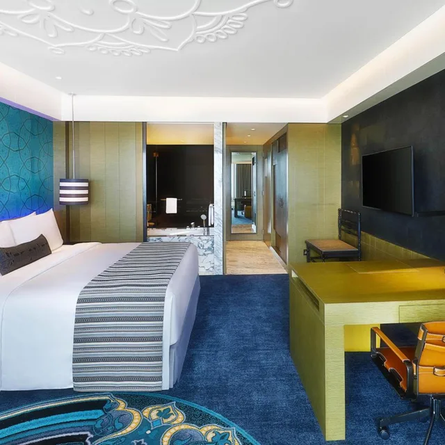 Fabulous, King Bed, Sea Front, Balcony، W Muscat 3/5