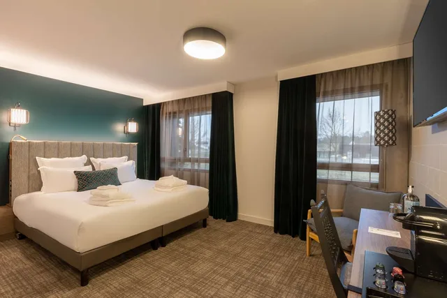 غرفة تنفيذية بسرير كينج، Best Western Plus Le Conquerant Rouen Nord 3/3