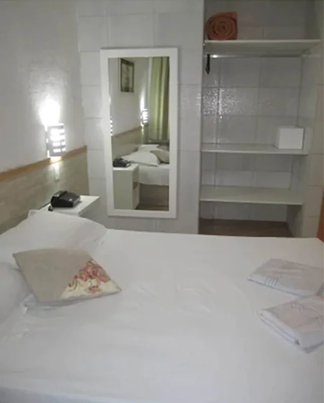 غرفة أساسية رباعية بسرير مزدوج وسريرين منفصلين، Puca Hotel 3/4
