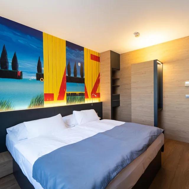 جناح، Expo Hotel Prague 1/3
